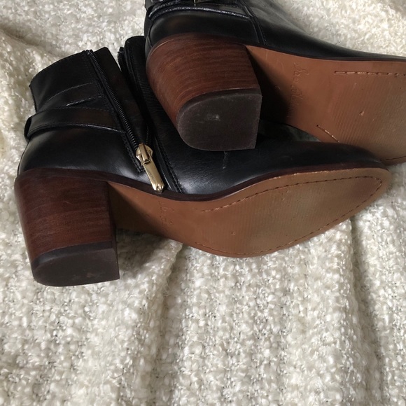 ✨SOLD✨🍃Sam Edelman🍃 Black leather ankle bootie - Picture 4 of 5